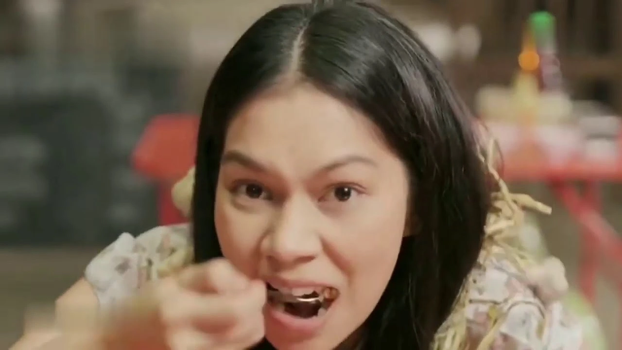 【泰國搞笑廣告】第55集 美女被饿鬼上身，太猛了!!